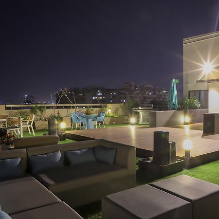 Отель Ebony Residency Ахмедабад Экстерьер фото